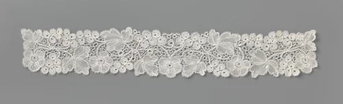 Boord van kloskant met bessentrosjes en occhiolini-lussen by anonymous, other, 1900-1949