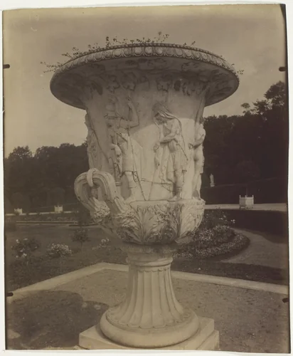 Versailles, (Vase) by Jean-Eugène-Auguste Atget, photograph, 1905