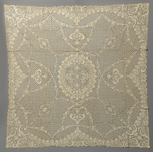 Sprei van gemengde kant met veldbloemen by Annie Roos, textile, 1918-1920