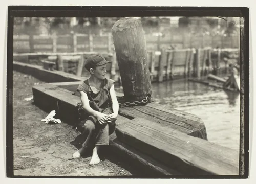 Down On The Wharf, New York by Lewis Wickes Hine, photograph, 1905-1915