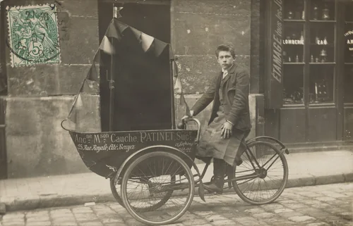 Livreur de poissons en triporteur, Paris by Unidentified Photographer, photograph, 1907