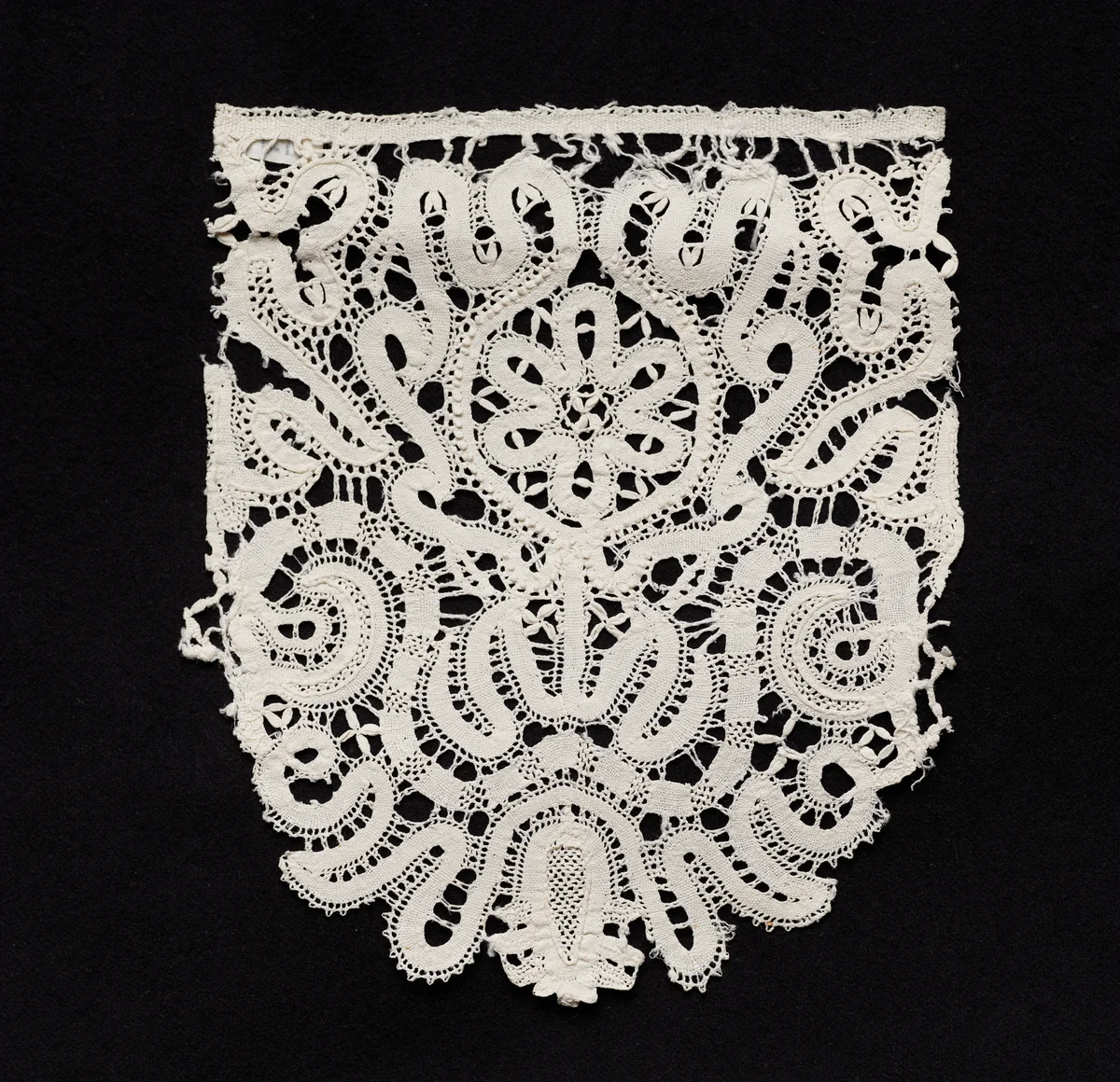 Bobbin Lace (Needlepoint Design) Point by Unknown, textile, 1500-1599