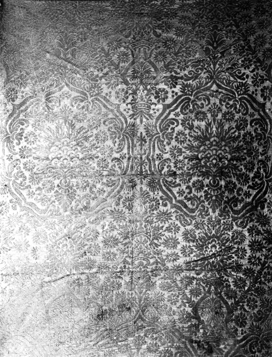 Fragment by Italy, textile, 1475-1500