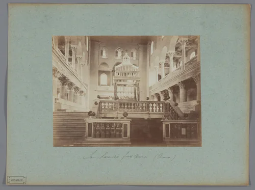 Interieur van de Sint-Laurens buiten de Muren te Rome, Italië by anonymous, photograph, 1851-1900