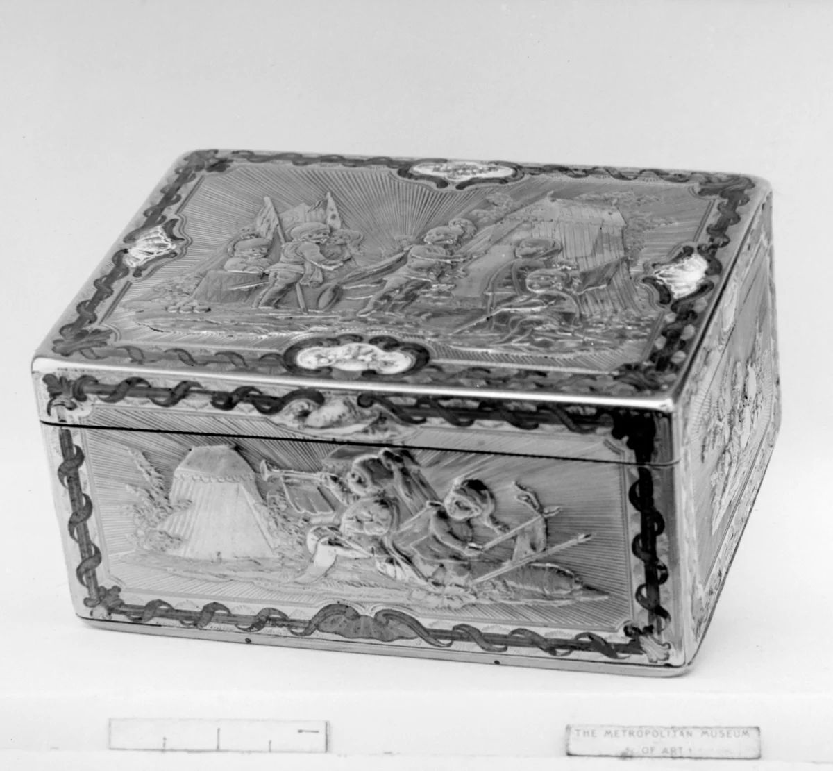 Snuffbox by Jean Georges, metalwork, 1757-1758