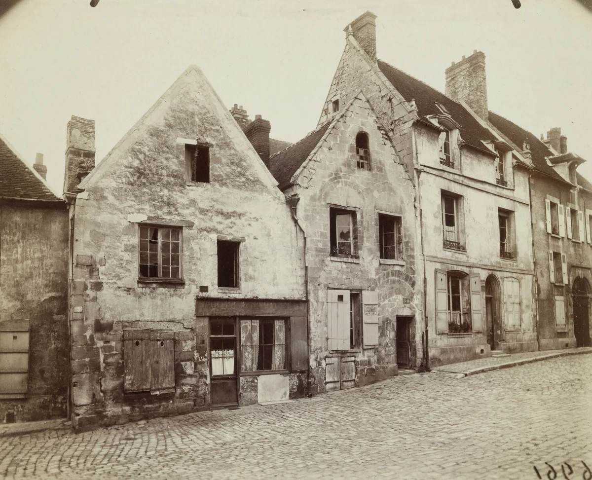 Crépy-en-Valois by Eugène Atget, photograph, 1921