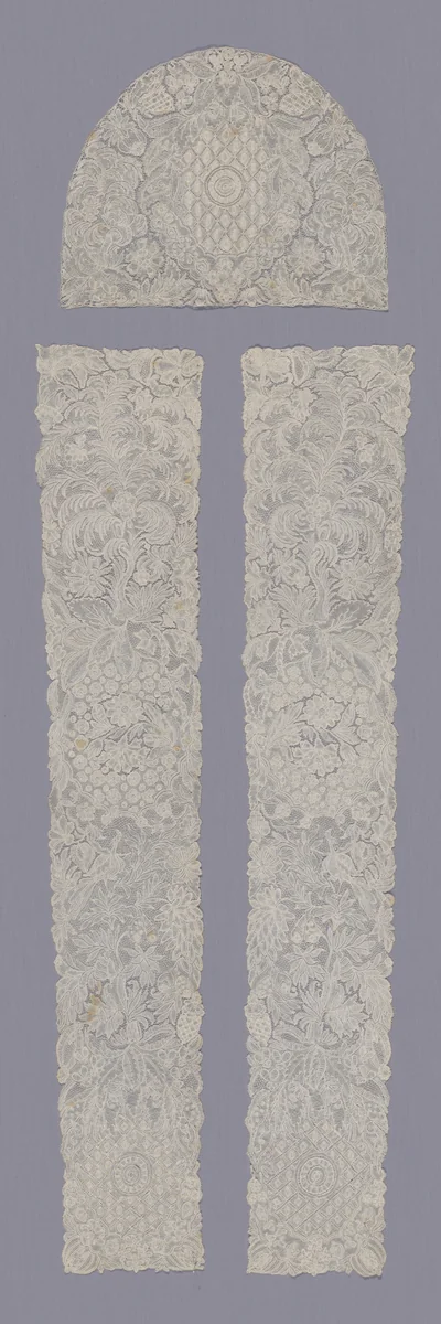 Cap Crown and a Pair of Lappets by Flanders, other, 1720-1729