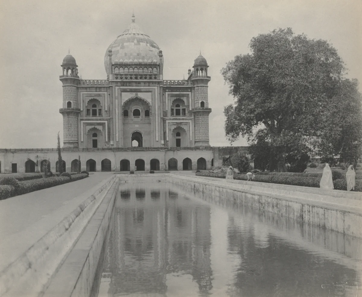 Saftar Jung Tomb, Delhi by A. W. A. Plâté Studio, photograph, 1890-1900