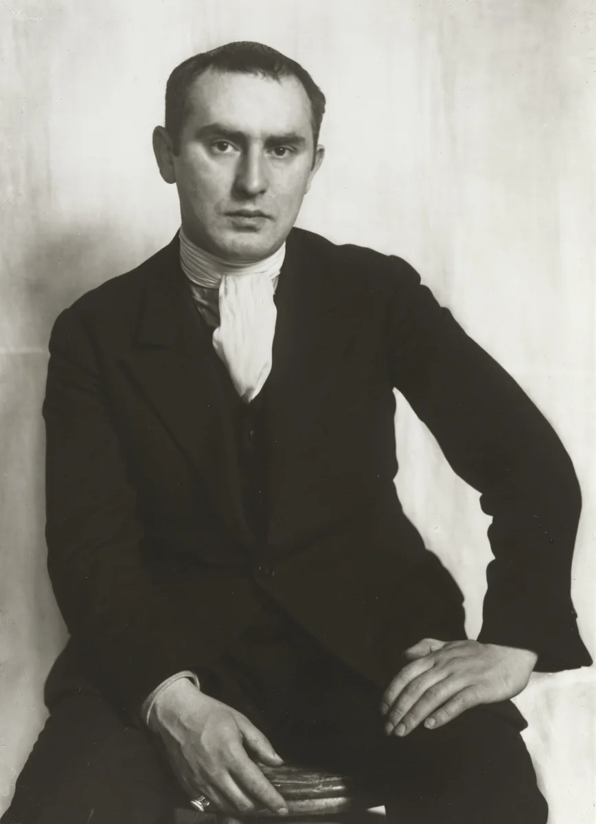 Painter [Jankel Adler] by August Sander, photograph, 1924
