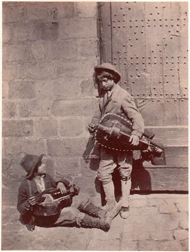 Joueurs de vielle by Louis-Désiré Blanquart-Évrard, photograph, 1850-1853