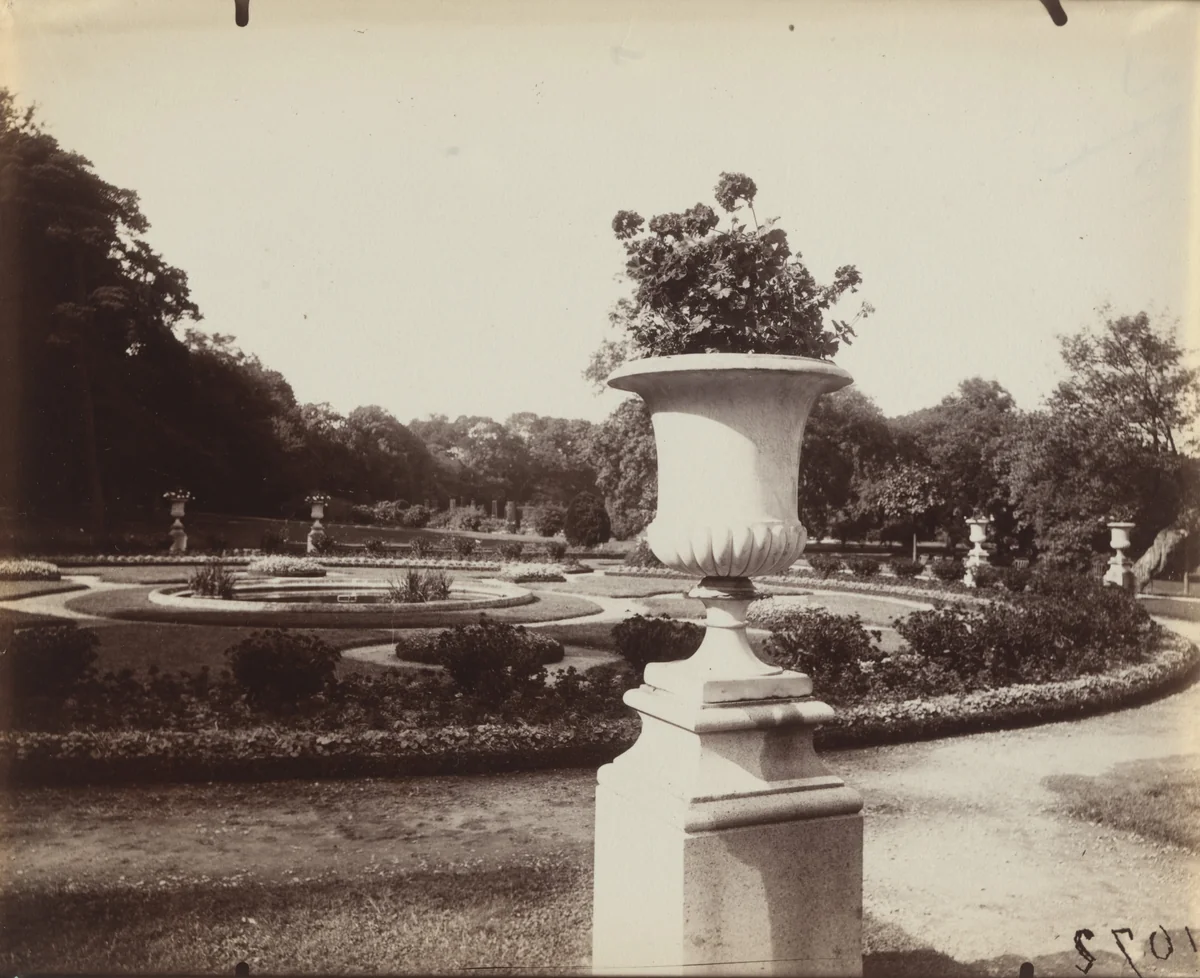 Bagatelle by Eugène Atget, photograph, 1921