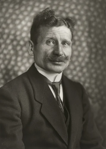 Master Housepainter by August Sander, photograph, 1920
