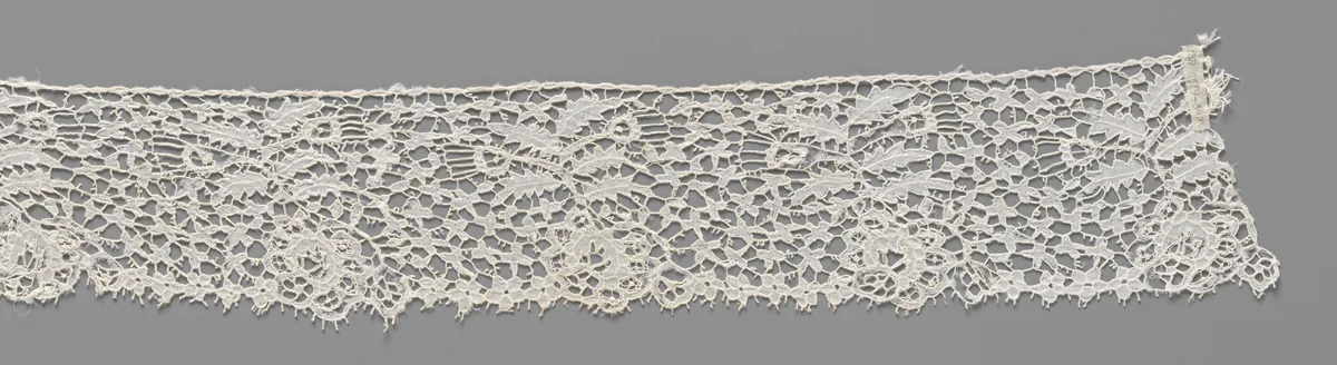 Strook guipurekant met rozen tussen klavertjes drie 'Ierse shamrock' by anonymous, other, 1880-1890