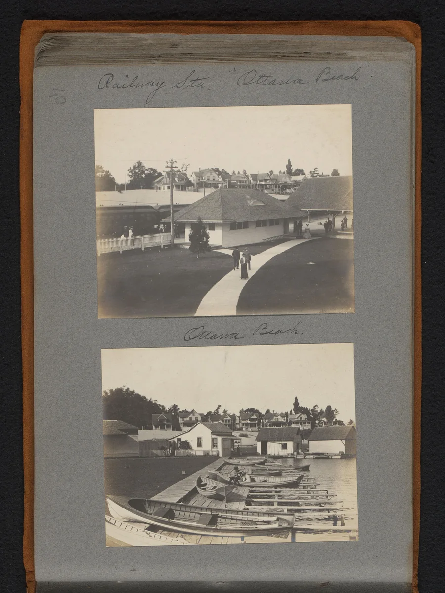 Gezicht op een voormalig treinstation en een aanlegsteiger met sloepen in Ottawa Beach by Jan van der Mey, book, 1902