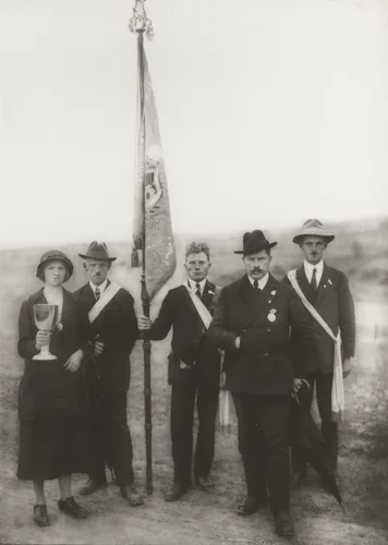 Prize-winners by August Sander, photograph, 1927
