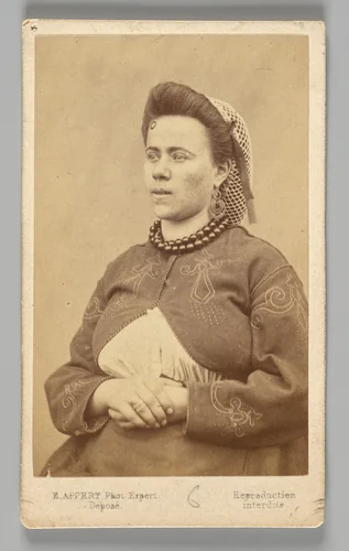 [Member of the Paris Commune: Angeline [Angelina Courcelles], cantinière, à perpétuité, pillage et incendie] by Ernest Eugène Appert, photograph, 1871