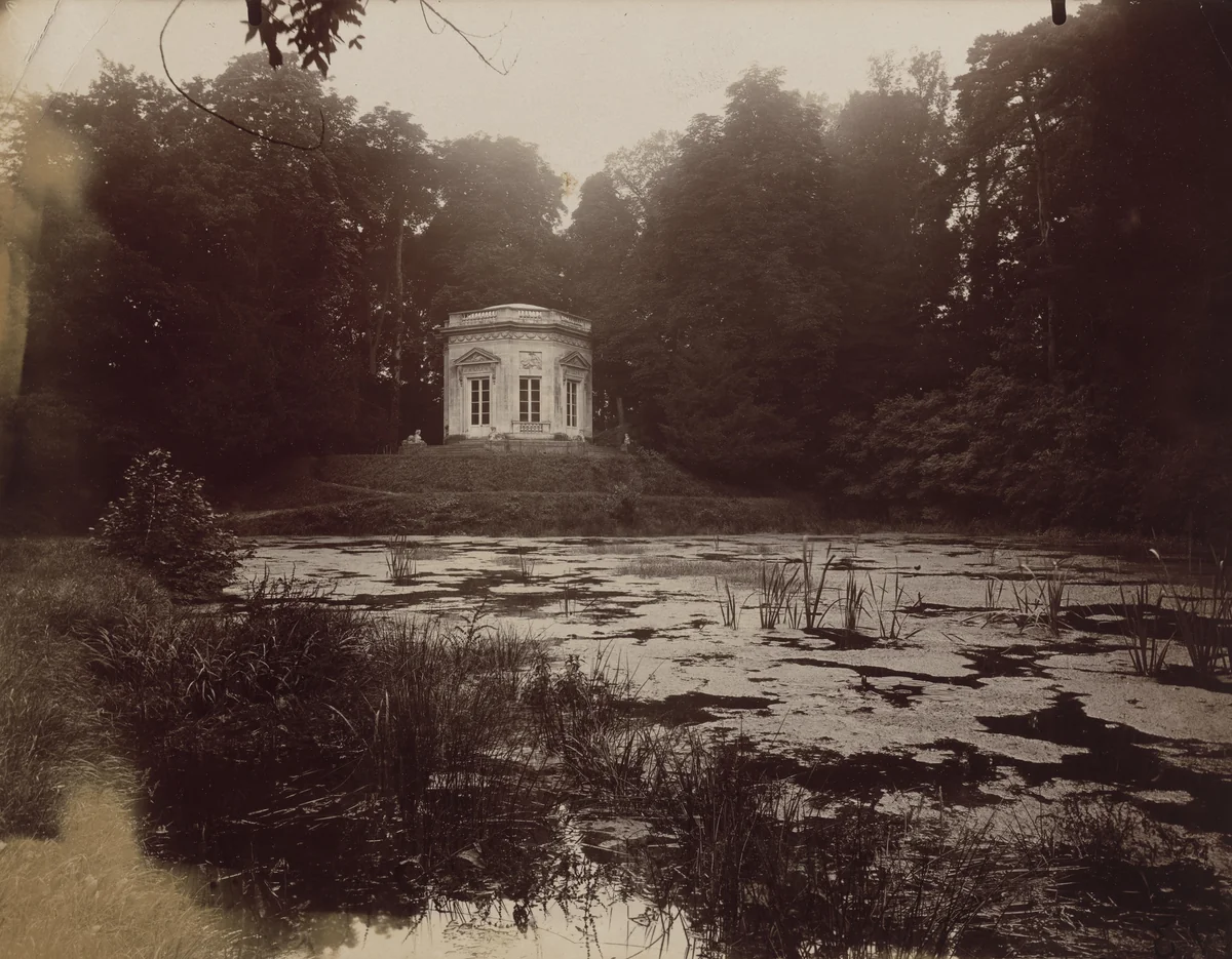 Grand Trianon, Pavillon de Musique by Eugène Atget, photograph, 1923
