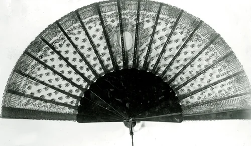 Fan by England, textile, 1865-1885