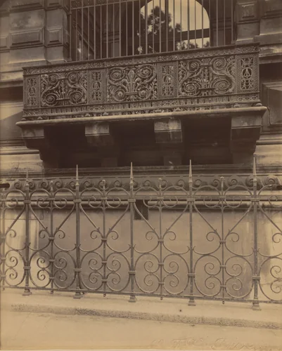 Balcon du Louvre. Dit de Charles IX by Eugène Atget, photograph, 1913