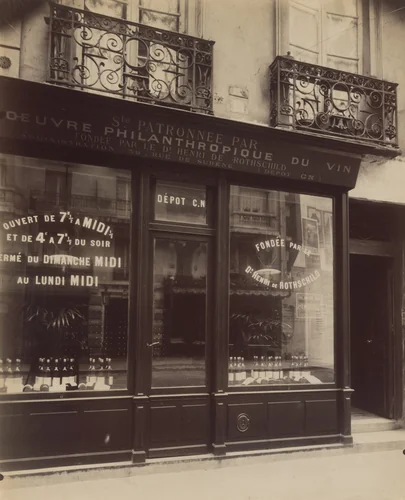 Balcon. 15 rue du Petit Pont by Eugène Atget, photograph, 1913