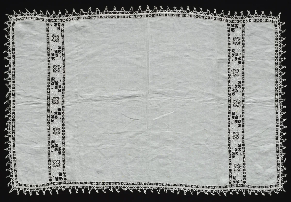 Needlepoint (Cutwork) and Bobbin Lace Cloth by Unknown, textile, 1500-1599