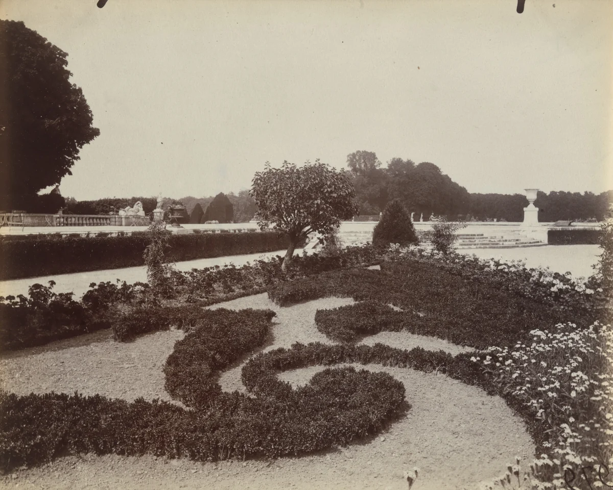Versailles -- Jardin by Eugène Atget, photograph, 1919