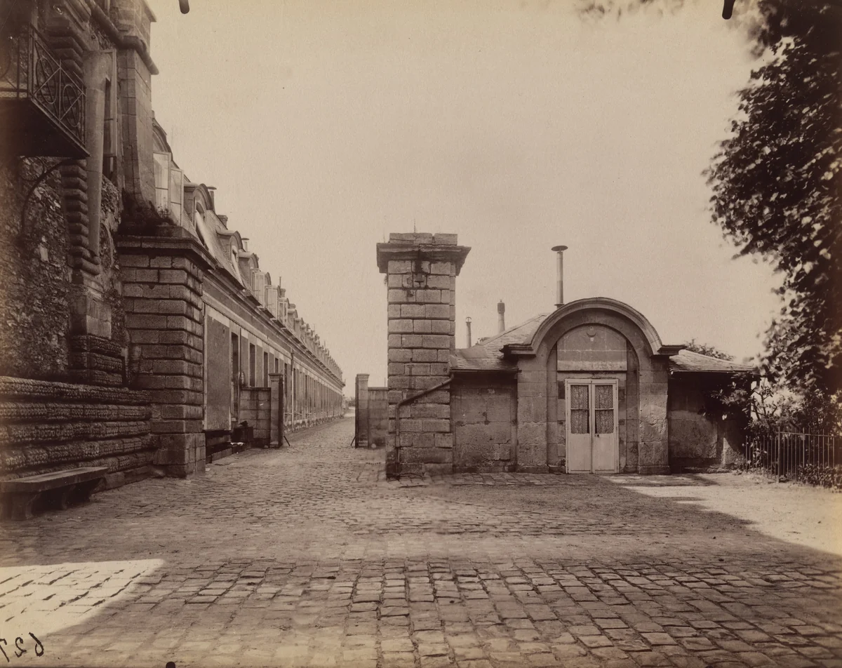 Meudon, Ancien château by Eugène Atget, photograph, 1902