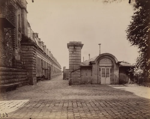 Meudon, Ancien château by Eugène Atget, photograph, 1902