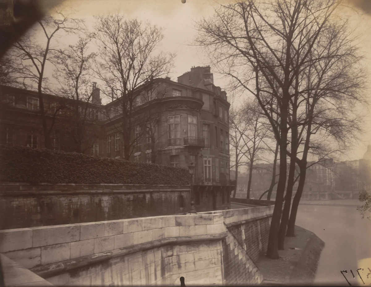 Hôtel Lambert, Quai d'Anjou by Eugène Atget, photograph, 1927