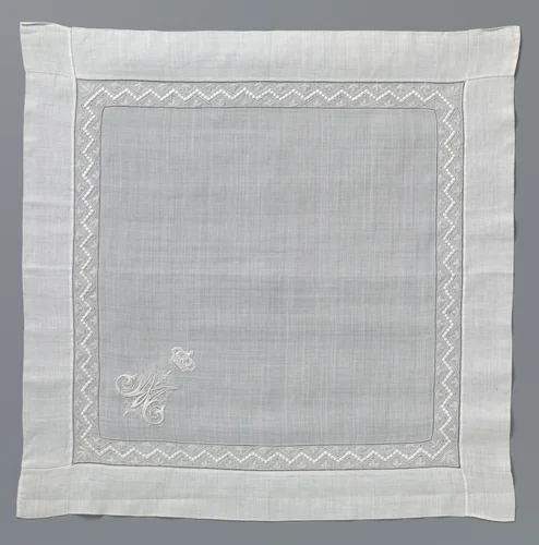 Zakdoek van Prinses Maria van Pruisen met borduurwerk by anonymous, textile, 1880