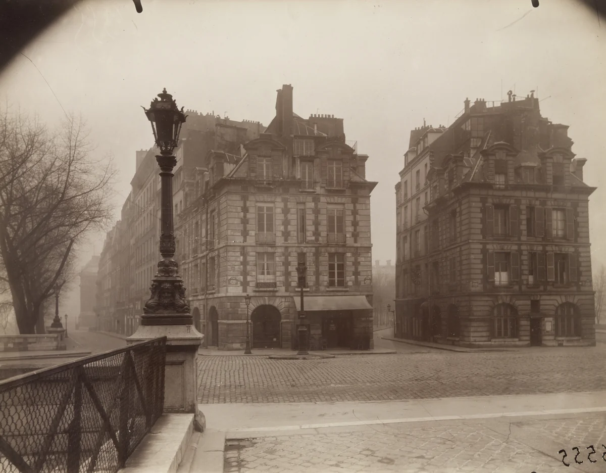 Terre-plein du Pont Neuf by Eugène Atget, photograph, 1925