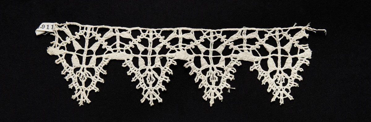 Bobbin Lace (Needlepoint Design) Edging of Points by Unknown, textile, 1550-1599