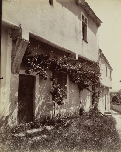 Provins (Maison) by Eugène Atget, photograph, 1923