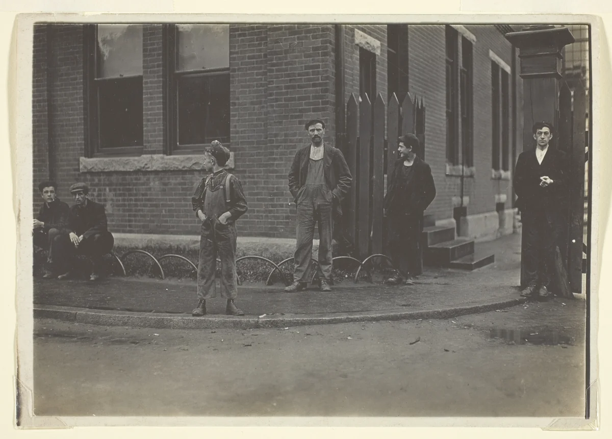 Warren, Rhode Island by Lewis Wickes Hine, photograph, 1909
