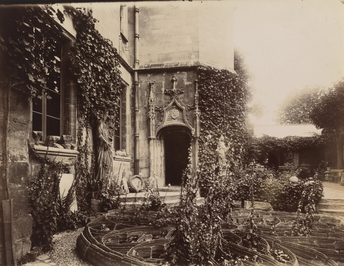 Pontoise, Palais du Tribunal (Musée) by Eugène Atget, photograph, 1902