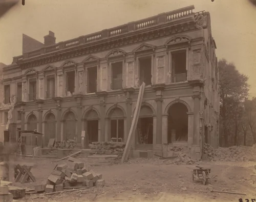 Palais de la Reine Hortense. Rue Laffitte by Eugène Atget, photograph, 1899
