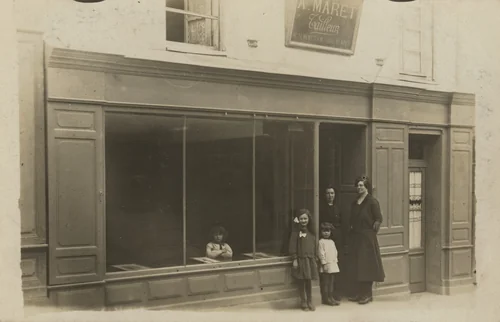 Tailleur Auguste Paul Maret, Querré by Unidentified Photographer, photograph, 1920