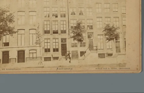 Gezicht op een rij huizen aan de Keizersgracht in Amsterdam by anonymous, photograph, 1860-1890