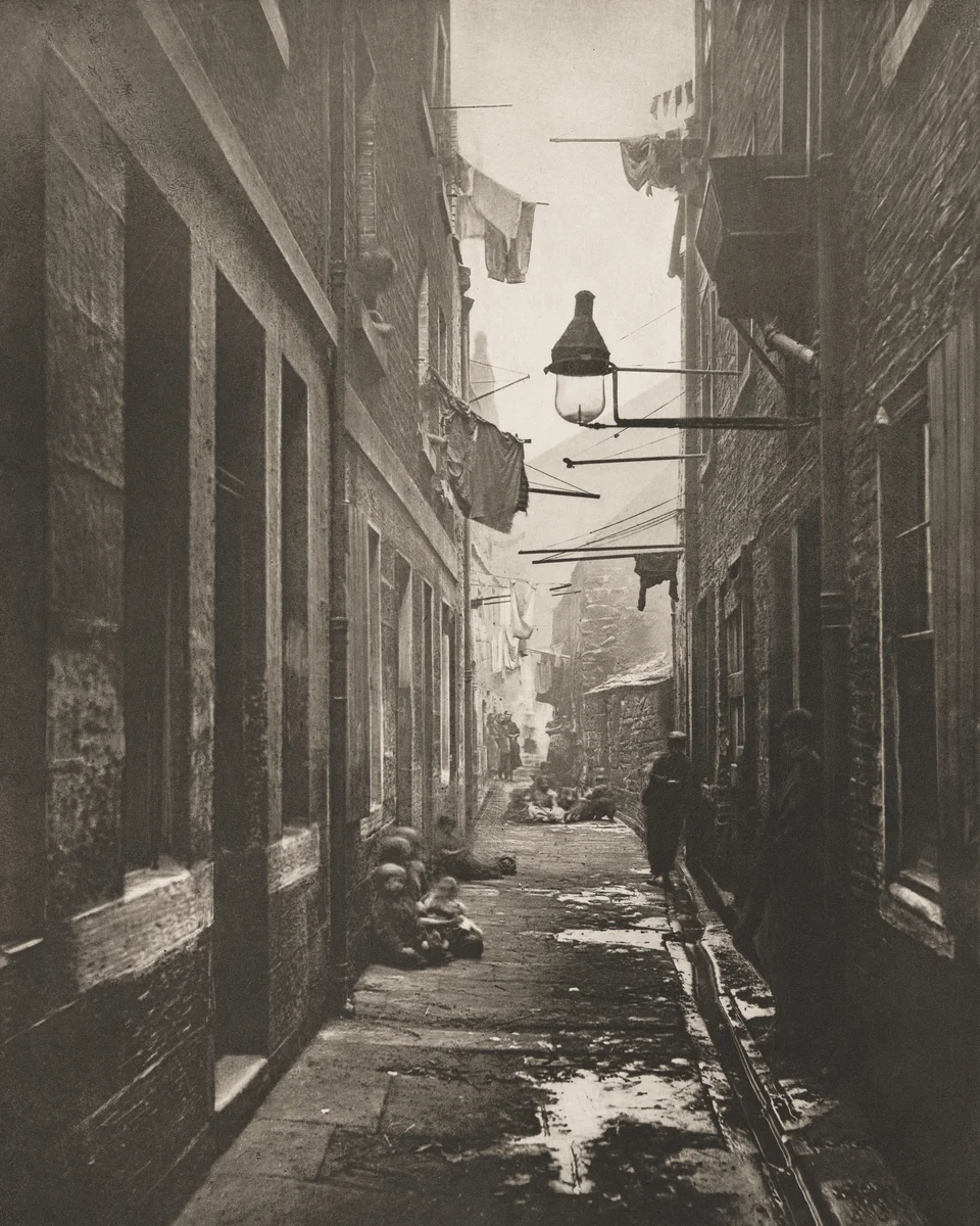 Close No. 80 High Street by Thomas Annan, photograph, 1868