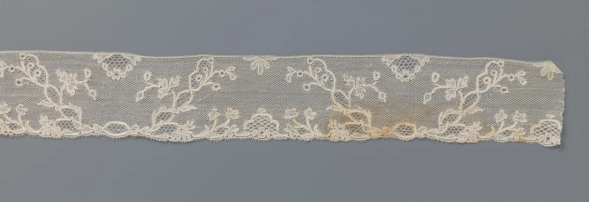 Strook kloskant met trapeziumvormige velden door dubbele ranken by anonymous, other, 1770-1790