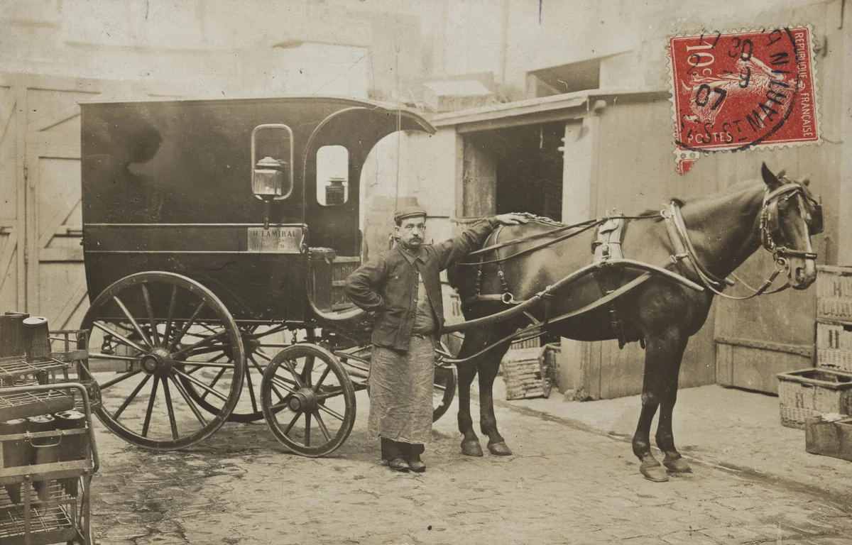 Cafés en gros et distillation, Paris by Unidentified Photographer, photograph, 1907