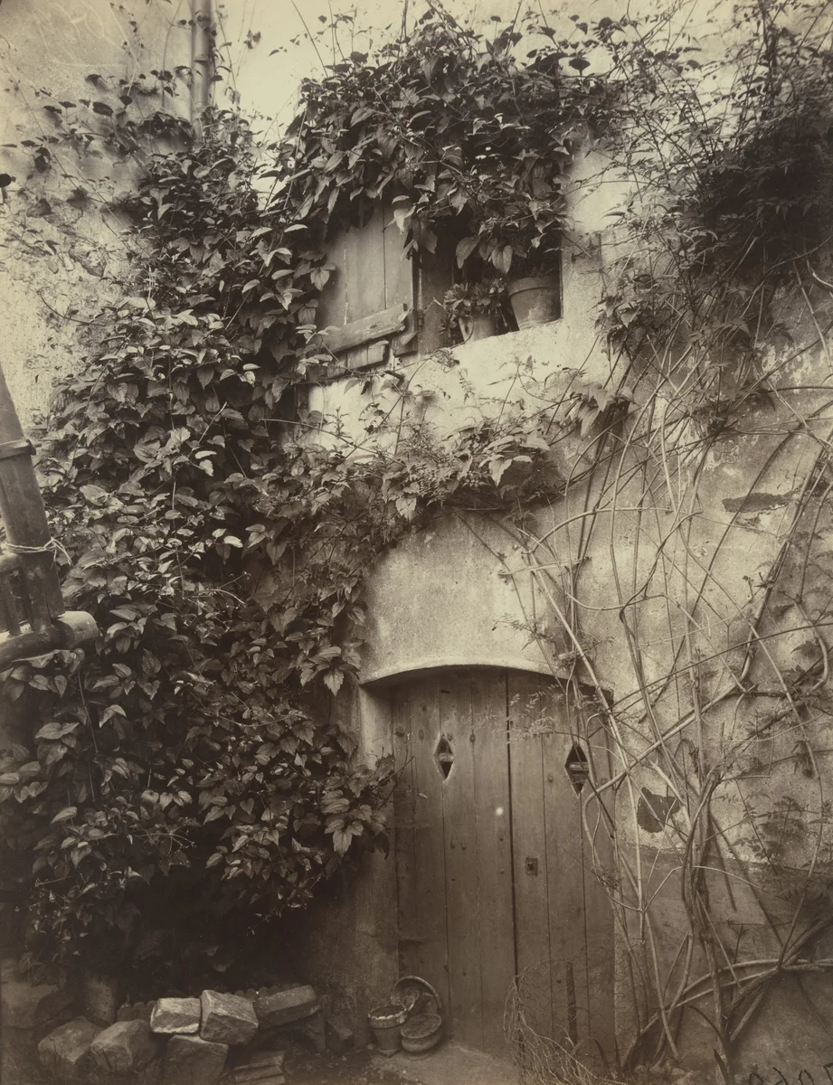 Saulx-les-Chartreux, coin, vieille maison by Eugène Atget, photograph, 1924