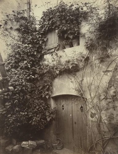 Saulx-les-Chartreux, coin, vieille maison by Eugène Atget, photograph, 1924