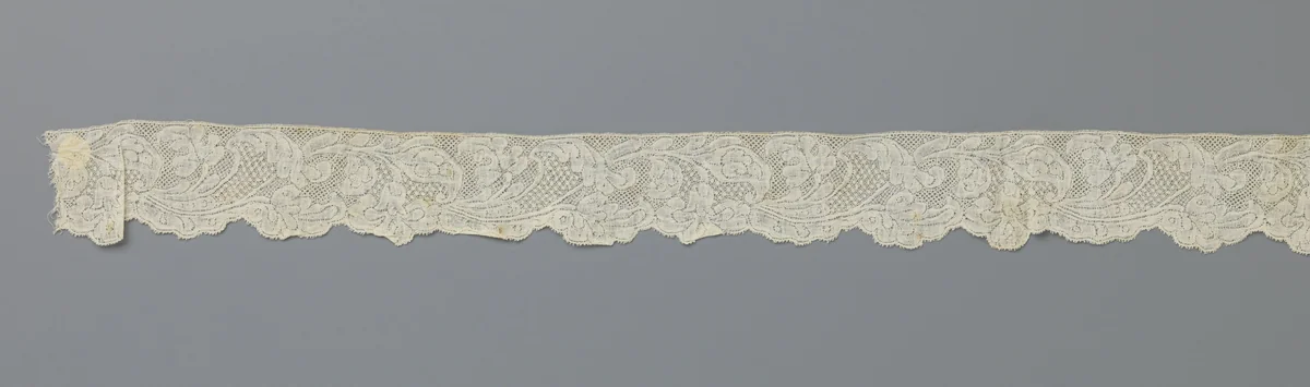 Strook kloskant met hoorn van overvloed afgesloten door een acanthusblad by anonymous, other, 1740-1749