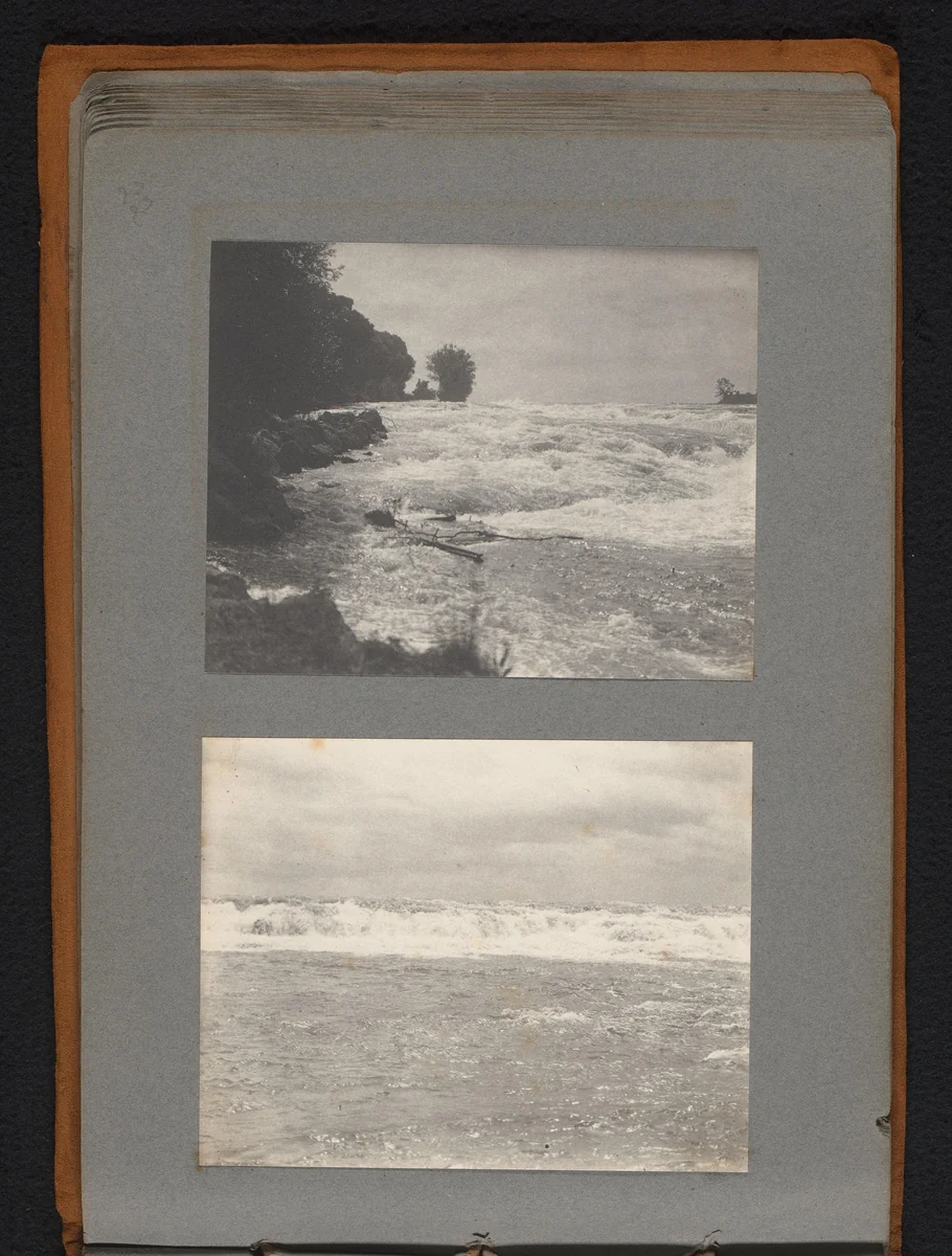 Gezicht op zee met golven by Jan van der Mey, book, 1902