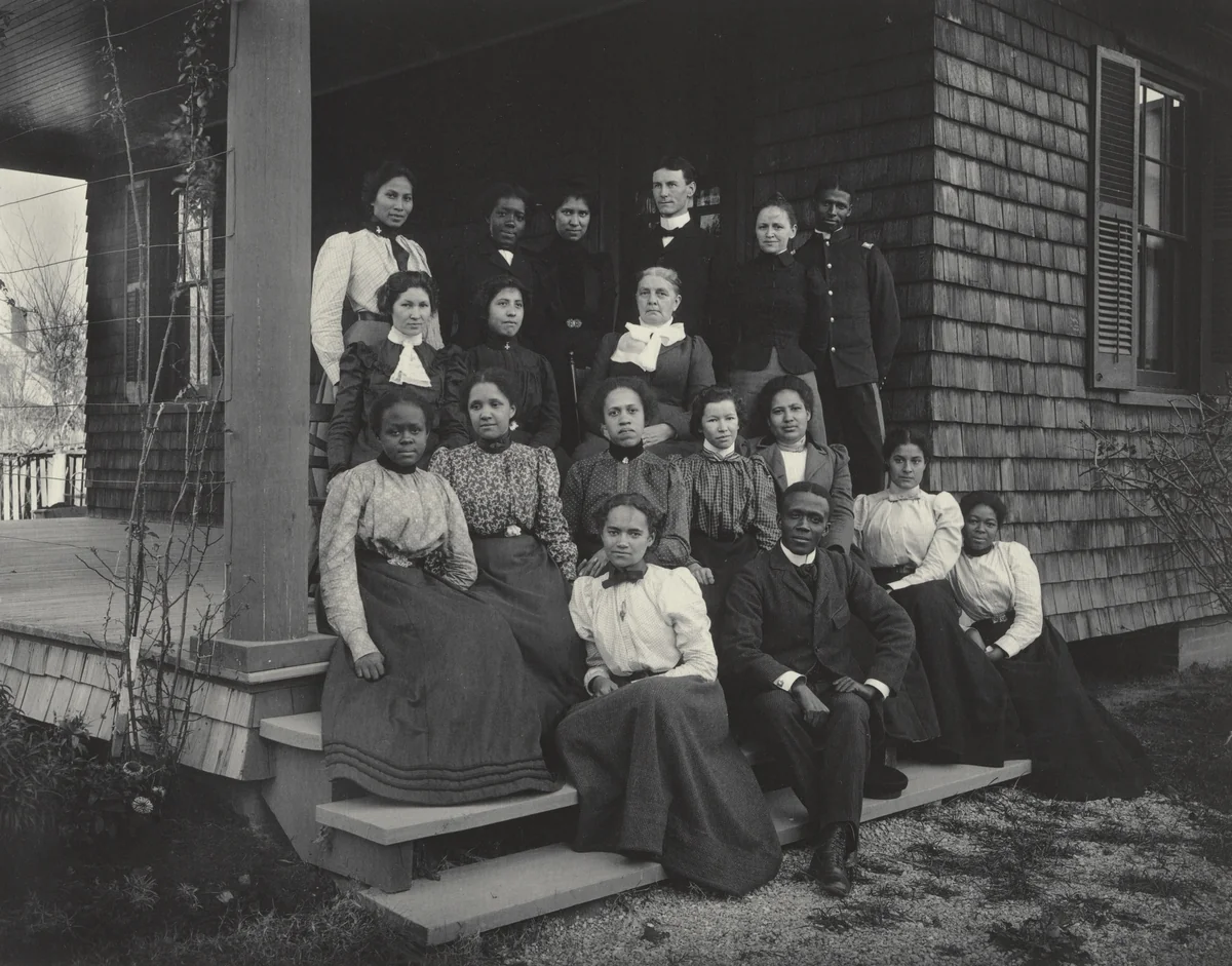 The Post-graduate Class of 1900 by Frances Benjamin Johnston, photograph, 1900