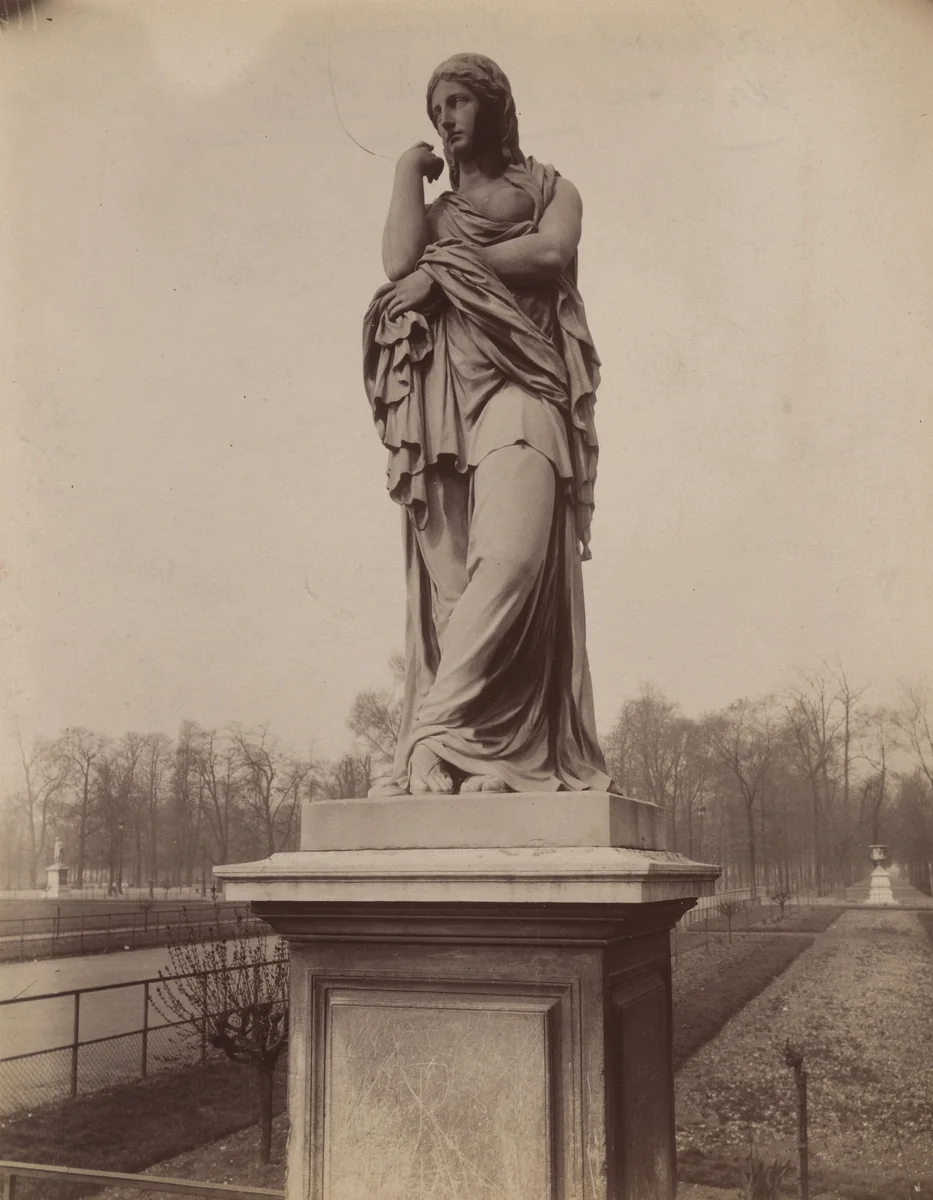 Tuileries -- Femme Drapée. Copie de l'antique by Eugène Atget, photograph, 1911
