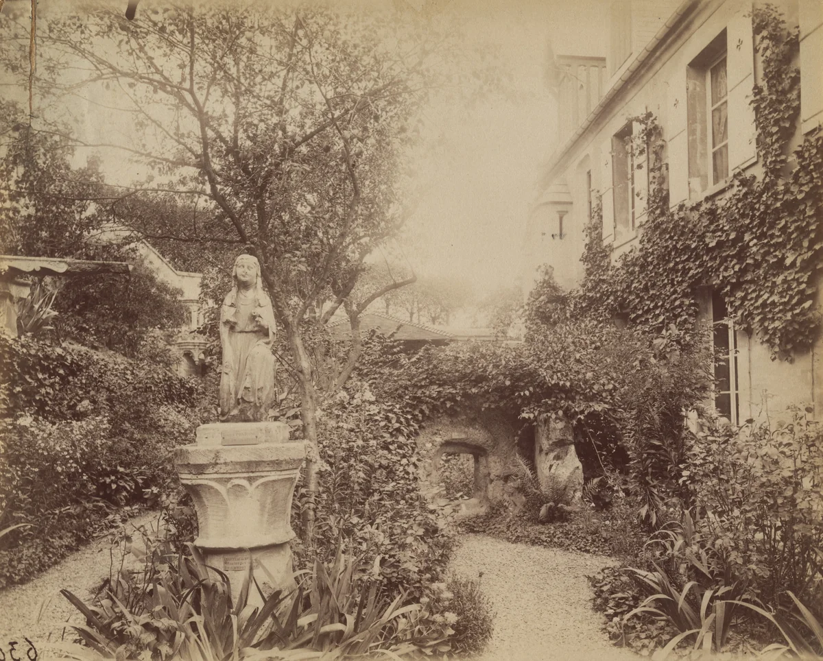 Pontoise, ancien Hôtel du tribunal (Musée) by Eugène Atget, photograph, 1902