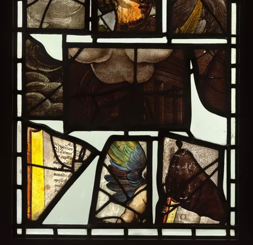 Ruit met 16e en 17e-eeuwse glasscherven afkomstig uit het raam van het Sterfbed van Maria in de Oude Kerk te Amsterdam by Dirck Pietersz. Crabeth, other, 1555