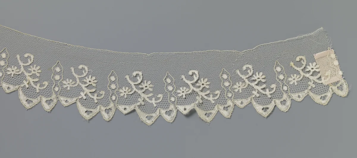 Strook kloskant met afgeronde driehoekige schulpen by anonymous, other, 1800-1815